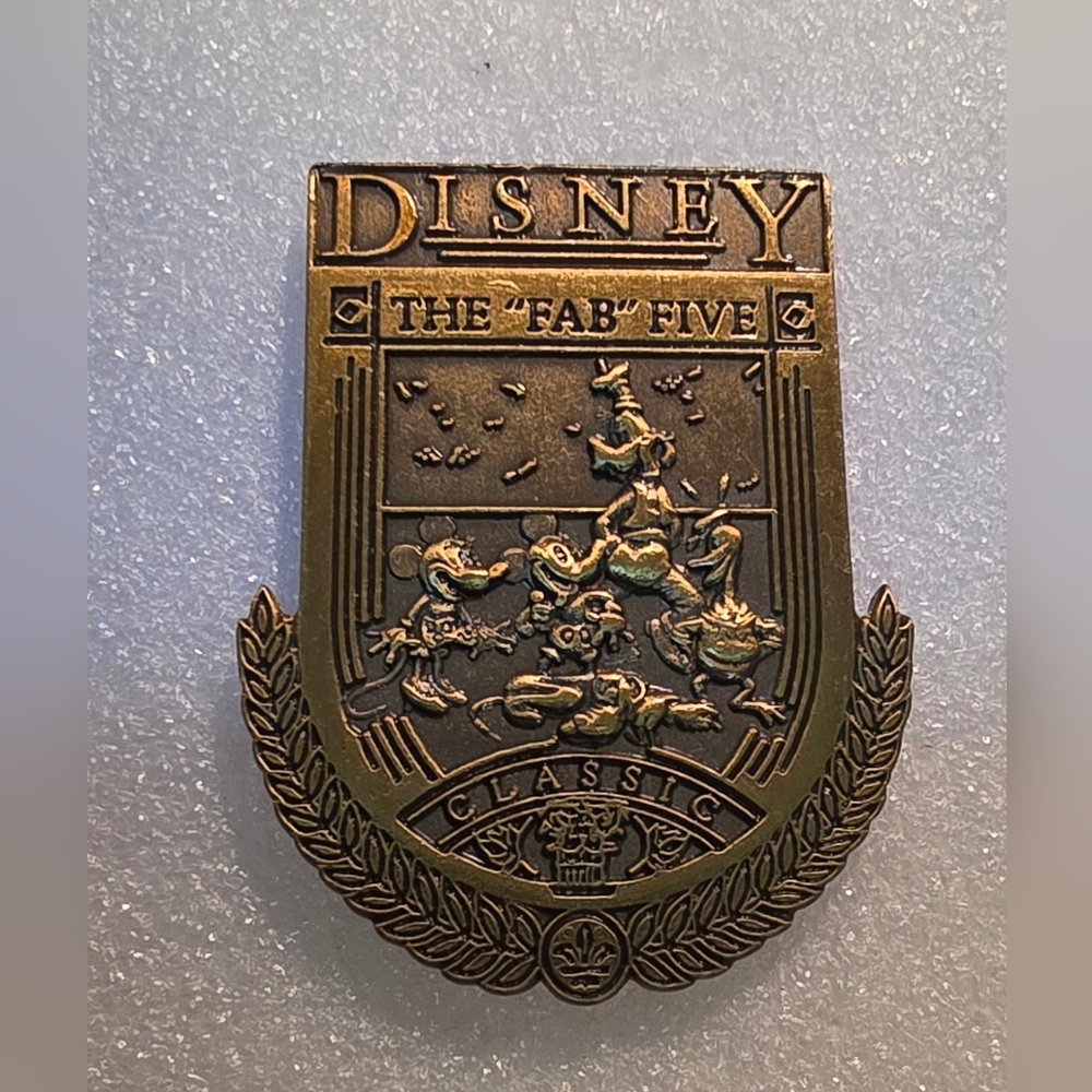 Disney Gold Cast Exclusive Pin